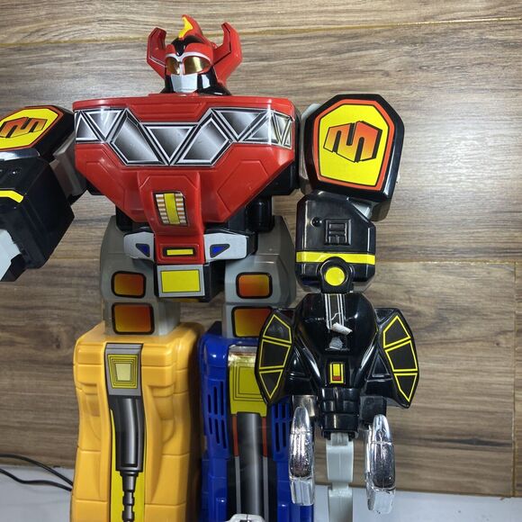 Vintage Power Rangers Megazord Deluxe RC Saban 14" Works Great - Picture 3 of 9